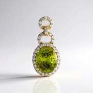 Pendentif en or et Sphène