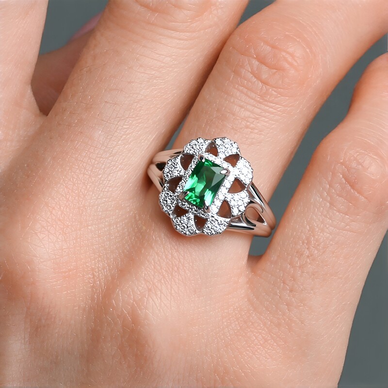 Anello in argento con Tormalina Verde di Benedito