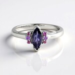 Anello in argento con Iolite