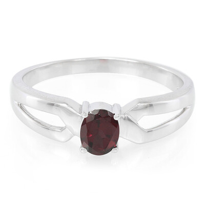 Zilveren ring met een rhodliet