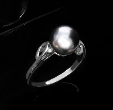Anello in oro con Perla Tahitiana (TPC)