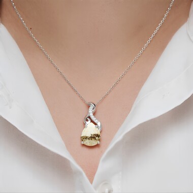 Ciondolo in argento con Magnesite