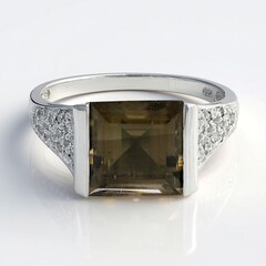 Anello in argento con Quarzo Fumè