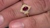 Anillo en oro con Rubí de Mozambique AAA (CIRARI)