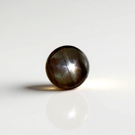 Gemme et Saphir étoilé noir 0,495 ct