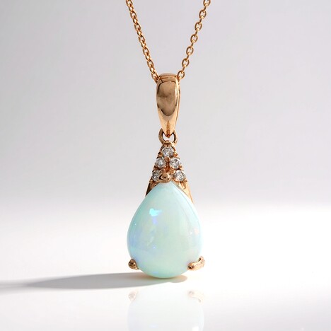 Collana in oro con Opale di Welo AAA