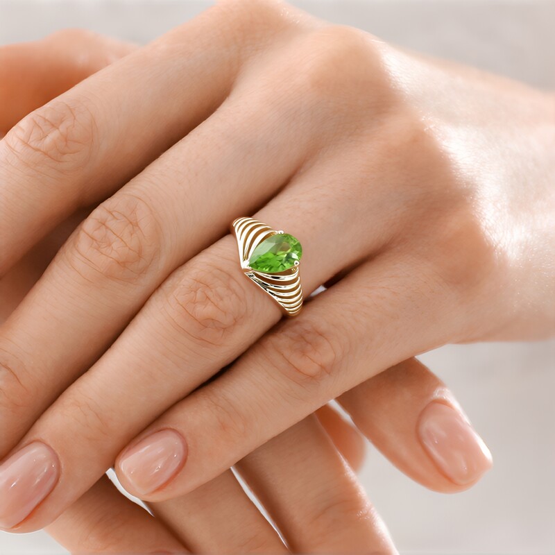 Anello in oro con Peridoto Wagogo