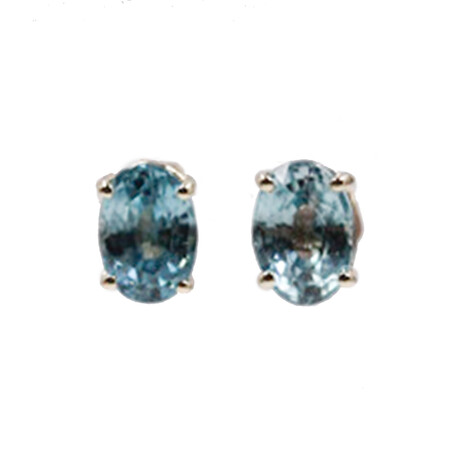 Pendientes en oro con Zircón de Ratanak Kirí