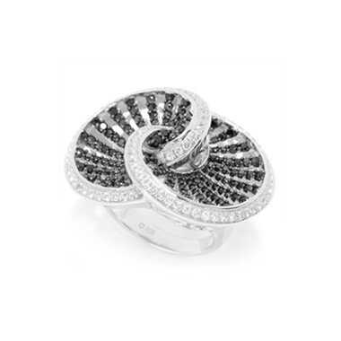 Bague en argent et Spinelle noir (Dallas Prince Designs)