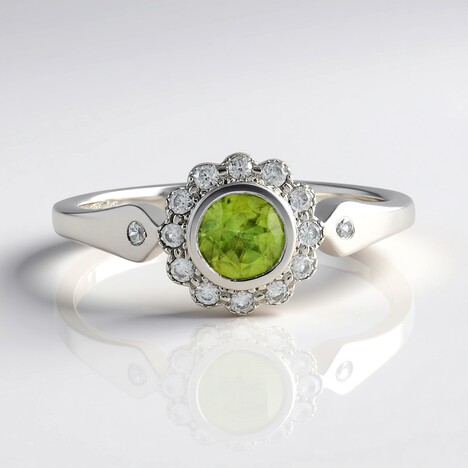 Anello in argento con Sfene