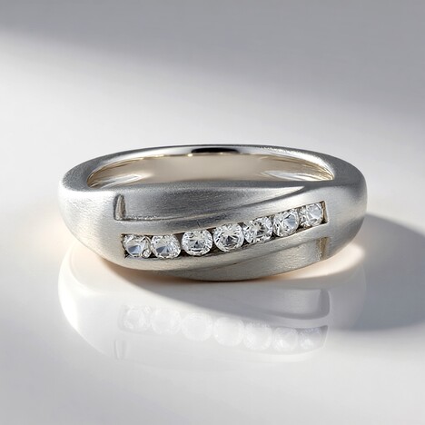 Anello in argento con Zircone