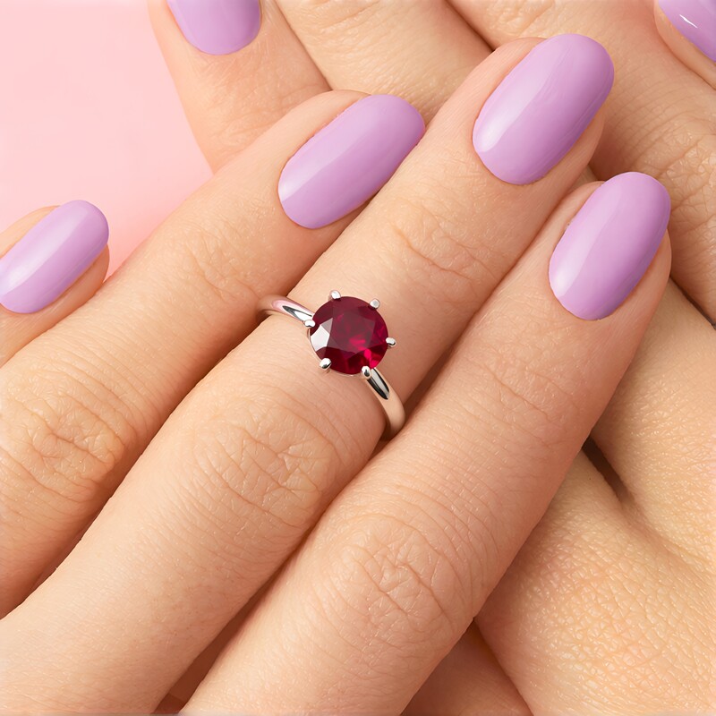 Zilveren ring met een Madagaskar Robijn