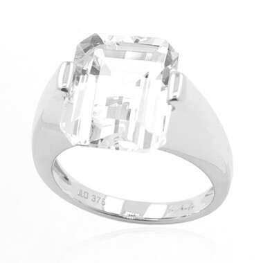 Gouden ring met een danburiet (de Melo)
