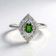 Anillo en plata con Diópsido de Rusia