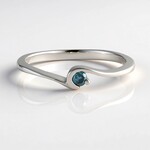 Anello in argento con Diamante Blu I2