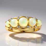 Anillo en oro con Ópalo Welo AAA