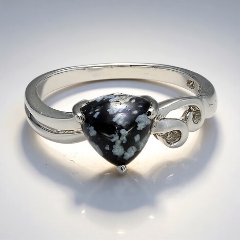 Anello in argento con Ossidiana Fiocco di Neve