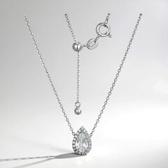 Collana in argento con Topazio Bianco (Adela Silber)