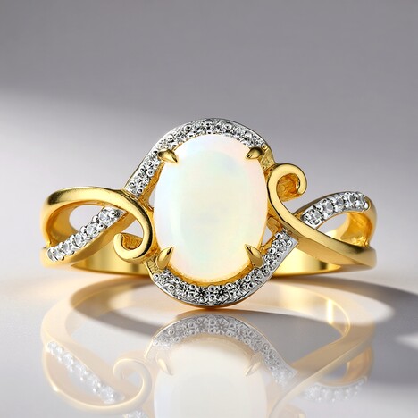 Anello in oro con Opale Bianco Brasiliano