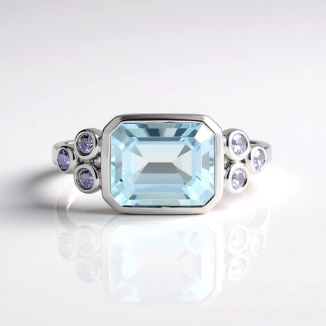 Anello in argento con Topazio Blu Cielo