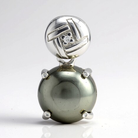 Ciondolo in argento con Ematite Nera