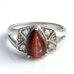 Anello in argento con Occhio di Tigre Rosso
