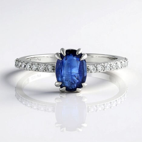 Anello in argento con Cianite del Nepal