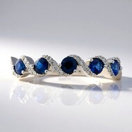 Anello in oro con Zaffiro Ceylon Blu