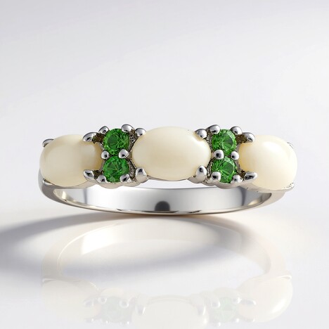 Anello in argento con Opale Bianco