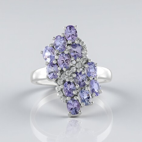 Anello in argento con Tanzanite