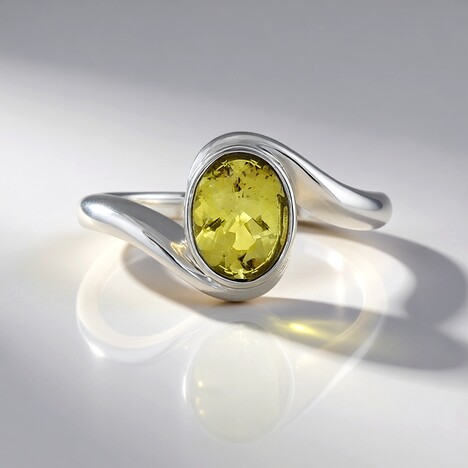 Anello in argento con Apatite Dorata