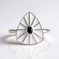 Anello in argento con Spinello Nero (MONOSONO COLLECTION)