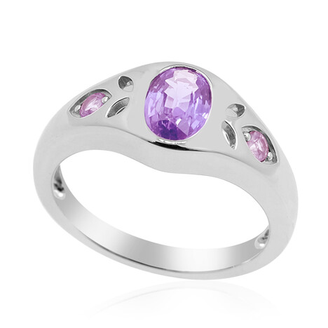 Zilveren ring met een Ceylon paarse saffier