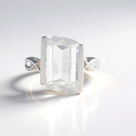 Anello in argento con Quarzo Bianco