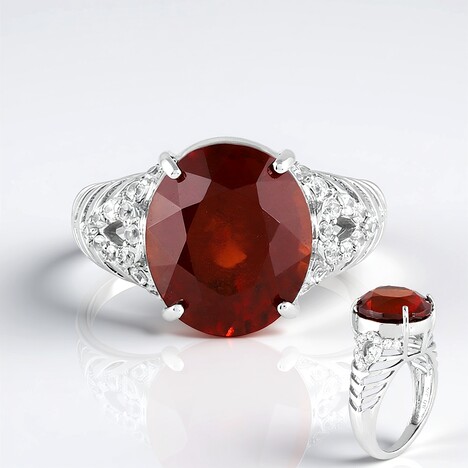Anello in oro con Granato Essonite