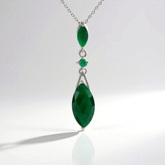 Collana in argento con Berillo color smeraldo