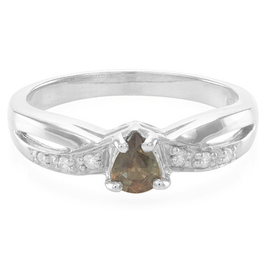 Anillo en plata con Granate de color cambiante de Madagascar