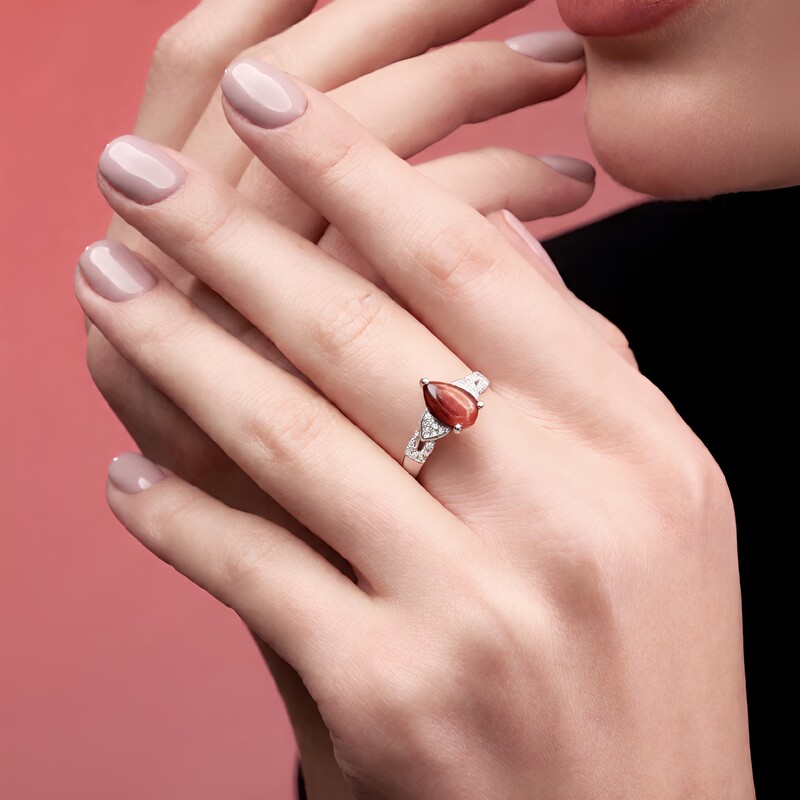 Anillo en plata con Ojo de tigre rojo