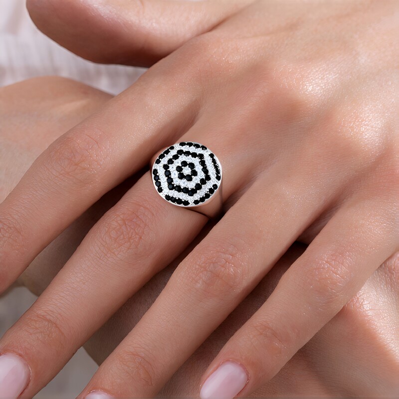 Anello in argento con Spinello Nero