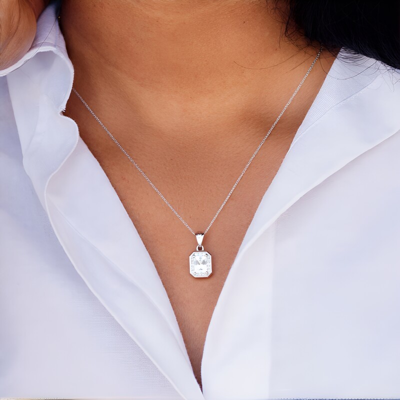 Ciondolo in argento con Danburite