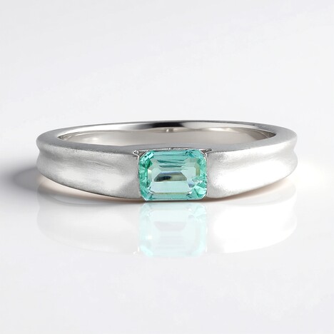 Bague en argent et Émeraude de couleur Paraiba
