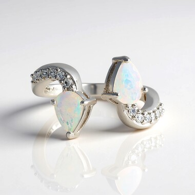 Anello in argento con Opale di Welo
