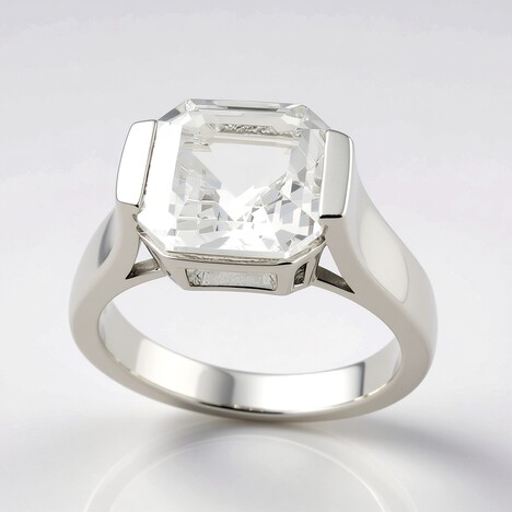Anello in argento con Danburite
