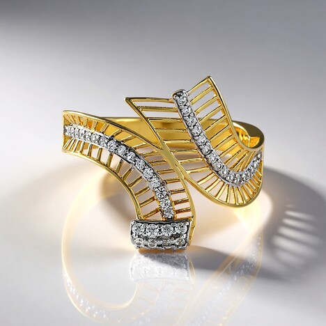 Anello in oro con Zircone (Ornaments by de Melo)