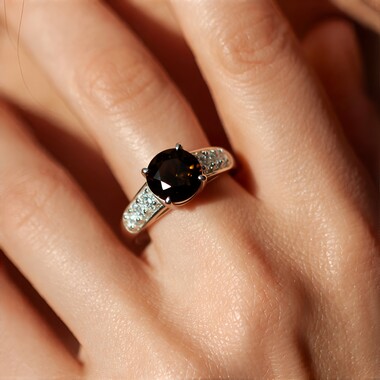 Anello in argento con Quarzo Fumè