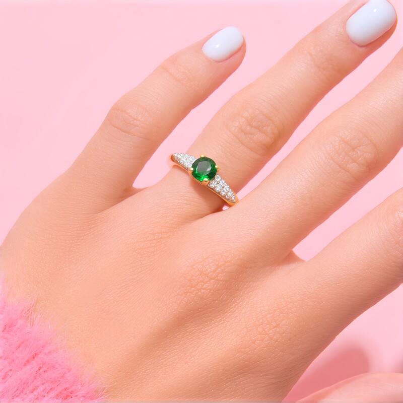 Anillo en oro con Tsavorita de Tanzania AAA (de Melo)