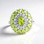 Anello in argento con Peridoto