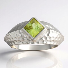 Anello in argento con Sfene