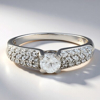 Anillo en plata con Zircón