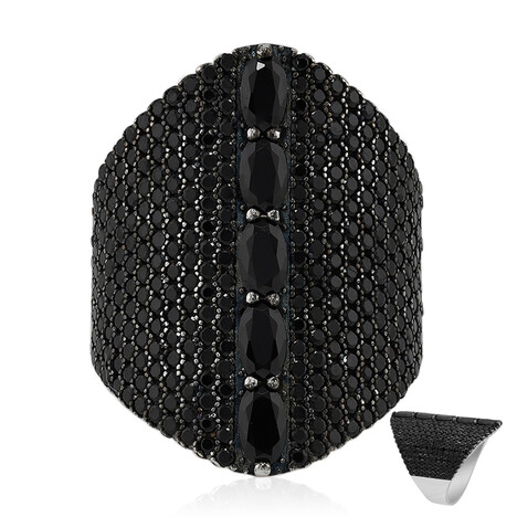 Anillo en plata con Espinela negra